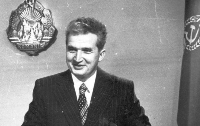 Ceausescu, Útskúfað úr sæluríkinu
